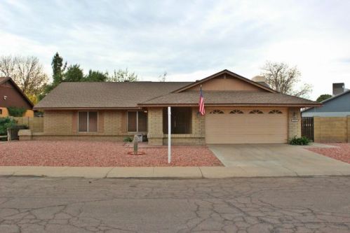6349 Cheryl Dr, Glendale, AZ 85302-1131