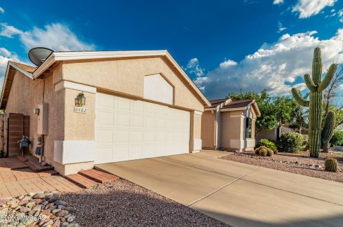 8482 Winchester Creek Dr, Tucson, AZ 85742-4851