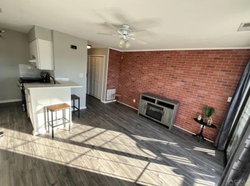 17 Lear Ct, East Brunswick NJ  08816-1863 exterior