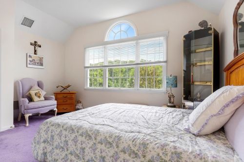 5 Daisy Ct, Northport NY  11768-2267 exterior