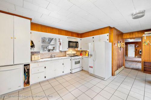 1011 1st Ave, Belmar NJ  07719-3301 exterior