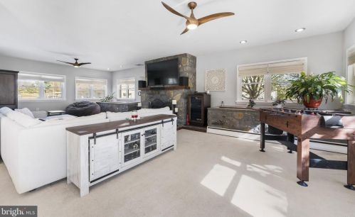 388 Bishop Hollow Rd, Newtown Square PA  19073-3901 exterior
