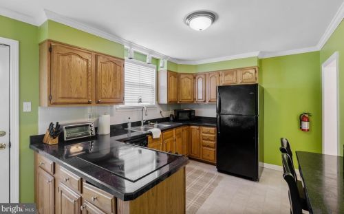 315 Maple Ave, Camden NJ  08109-2698 exterior