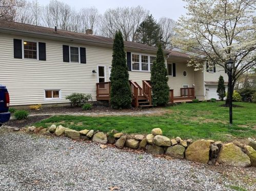 3 Marybrook Ln, Coventry, RI 02816-8242