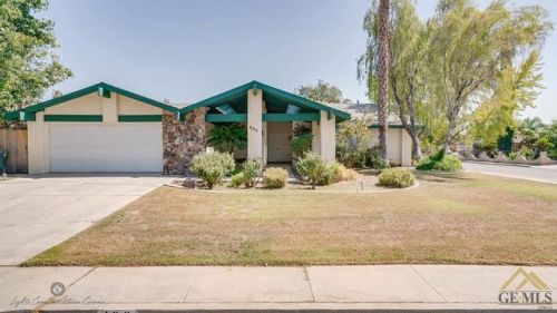 400 Carr St, Bakersfield, CA 93309-1403