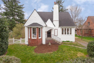 11251 Phinney Ave, Seattle, WA 98133-8620