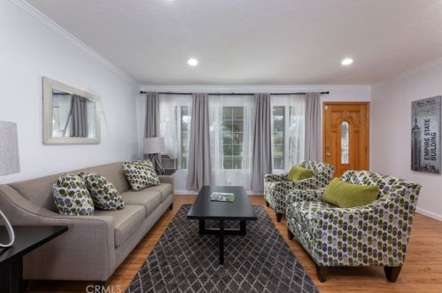 5634 Oliva Ave, Lakewood CA  90712-1612 exterior