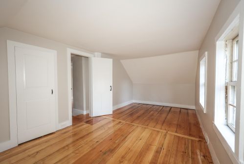 328 2nd Nh Tpke, Hillsboro NH  03244-4614 exterior