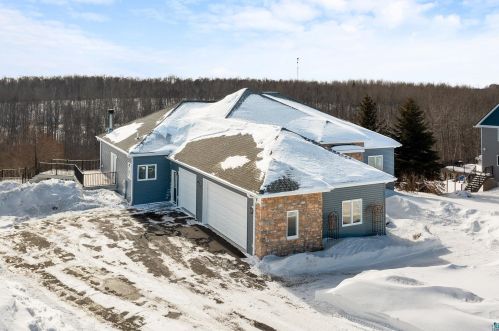 2720 Northridge Dr, Duluth MN  55811-4210 exterior
