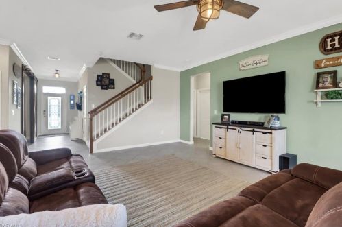 2470 Heydon Cir, Naples, FL 34120-4580