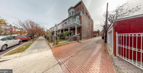 1368 Newton St, Washington, DC 20017-2513