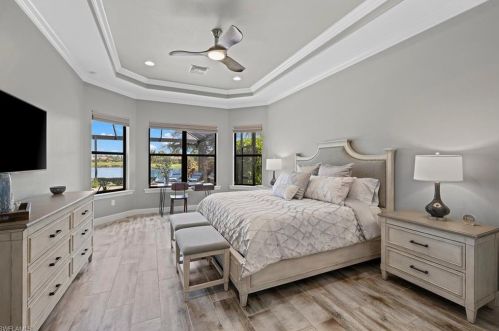 9515 Campanile Cir, Naples, FL 34114