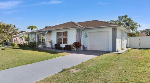 808 Aspenwood Cir, Kissimmee FL  34743-8823 exterior