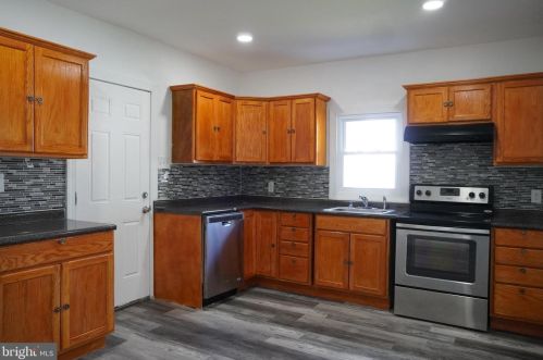 492 Elizabeth St, Highspire PA  17034-1521 exterior