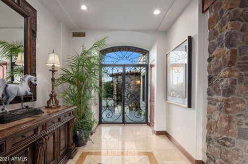 5909 Solcito Ln, Scottsdale AZ 85250-5514 exterior