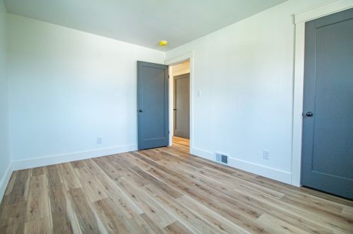 220 Beverly Dr, New Kensington PA  15068-3208 exterior