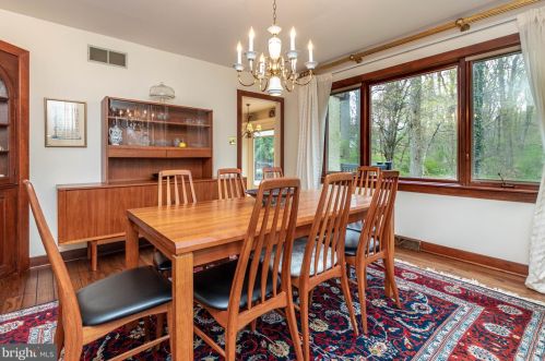 1006 Gwilym Cir, Berwyn PA  19312-2237 exterior