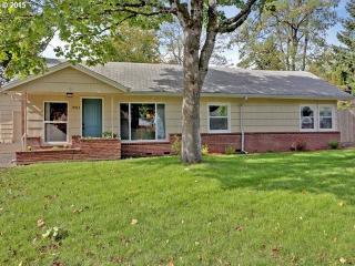 3911 104th Ave, Portland, OR 97266-2412