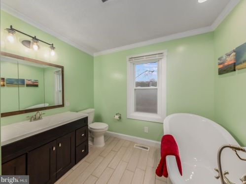 9204 Dahlgren Rd, Owens VA  22485-3508 exterior