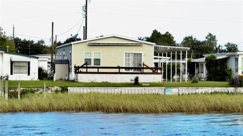 565 Sinclair Cir, Tavares, FL 32778-3848