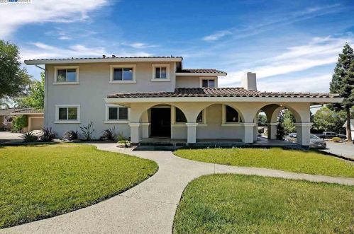 2760 Hay Loft Way, Morgan Hill, CA 95037-3916