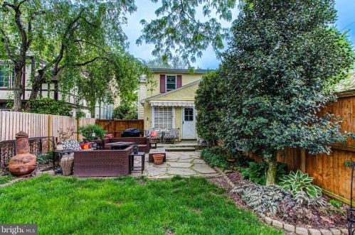 189 Oakland Ave, Gardenville PA  18901-4646 exterior