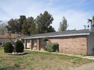 14648 Walnut St, Hesperia, CA 92345-3310