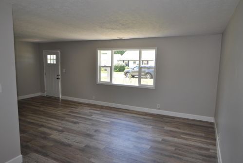 86 Putnam Ave, West Jefferson, OH 43162-1136