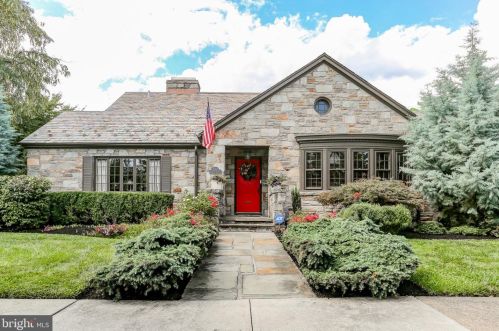 2701 2nd St, Harrisburg, PA 17110-1205