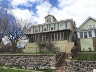 2125 4th St, Duluth MN  55806-1606 exterior