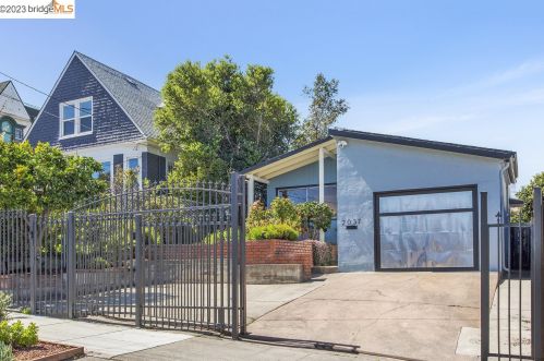 2037 19th Ave, Oakland CA  94606-4153 exterior