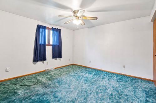 207 Hazel St, Zelienople PA  16063-1012 exterior