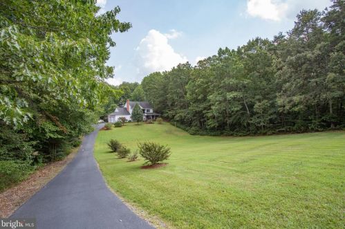 7937 Church Pond Rd, Fredericksburg, VA 22408-8817