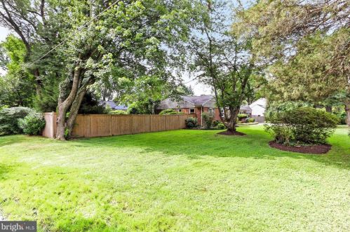 3015 Beechwood Ln, Falls Church, VA 22042-3136