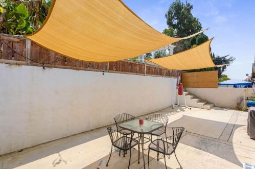 288 Lustrosos St, Oceanside CA  92057-5237 exterior