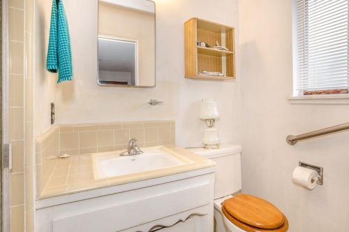 4 Casa Linda Dr, Woodland CA  95695-4612 exterior