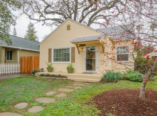2733 42nd St, Sacramento CA  95817-3026 exterior