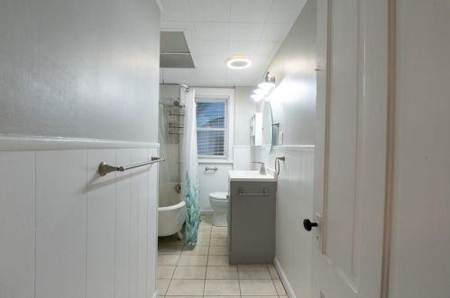 144 Wentworth Ave, Providence RI  02905-2706 exterior