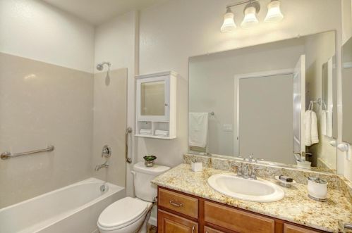 9860 Westminster Way, Elk Grove CA  95757-5124 exterior