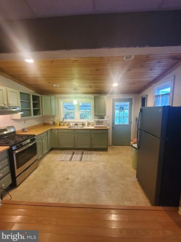 32 Walnut St, Pottstown, PA 19464-5419