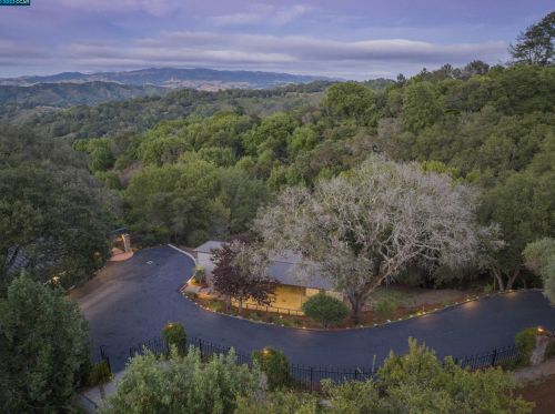 12740 Brookpark Rd, Oakland CA  94619-3137 exterior