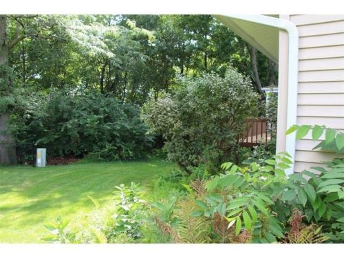 66 Lakeside Dr, Twin View Heights, IA 52333-9090