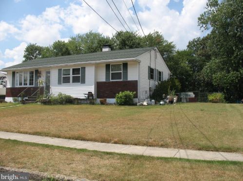 106 8th St, West Deptford, NJ 08086-3046