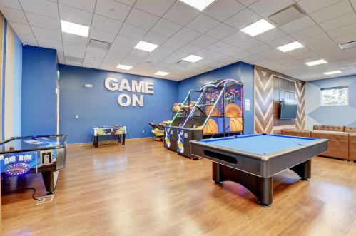 8696 Valhalla Dr, Delray Beach FL  33446-9568 exterior