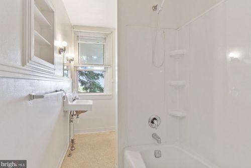 325 1st Ave, Red Lion PA  17356-1517 exterior