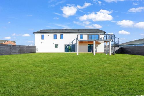 110 Schooner Ln, Copiague NY  11726-5311 exterior