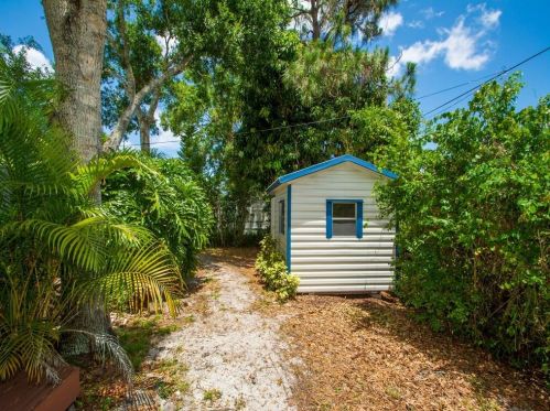 1166 37 Ave, Vero Beach FL 32960-2534 exterior