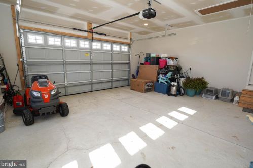 2 Highland Dr, Seaford DE  19973-4827 exterior