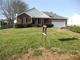 1773 Butternut Dr, Clarksville, TN 37042-4574