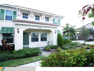 2964 St John Dr, Hollywood, FL 33024-8572